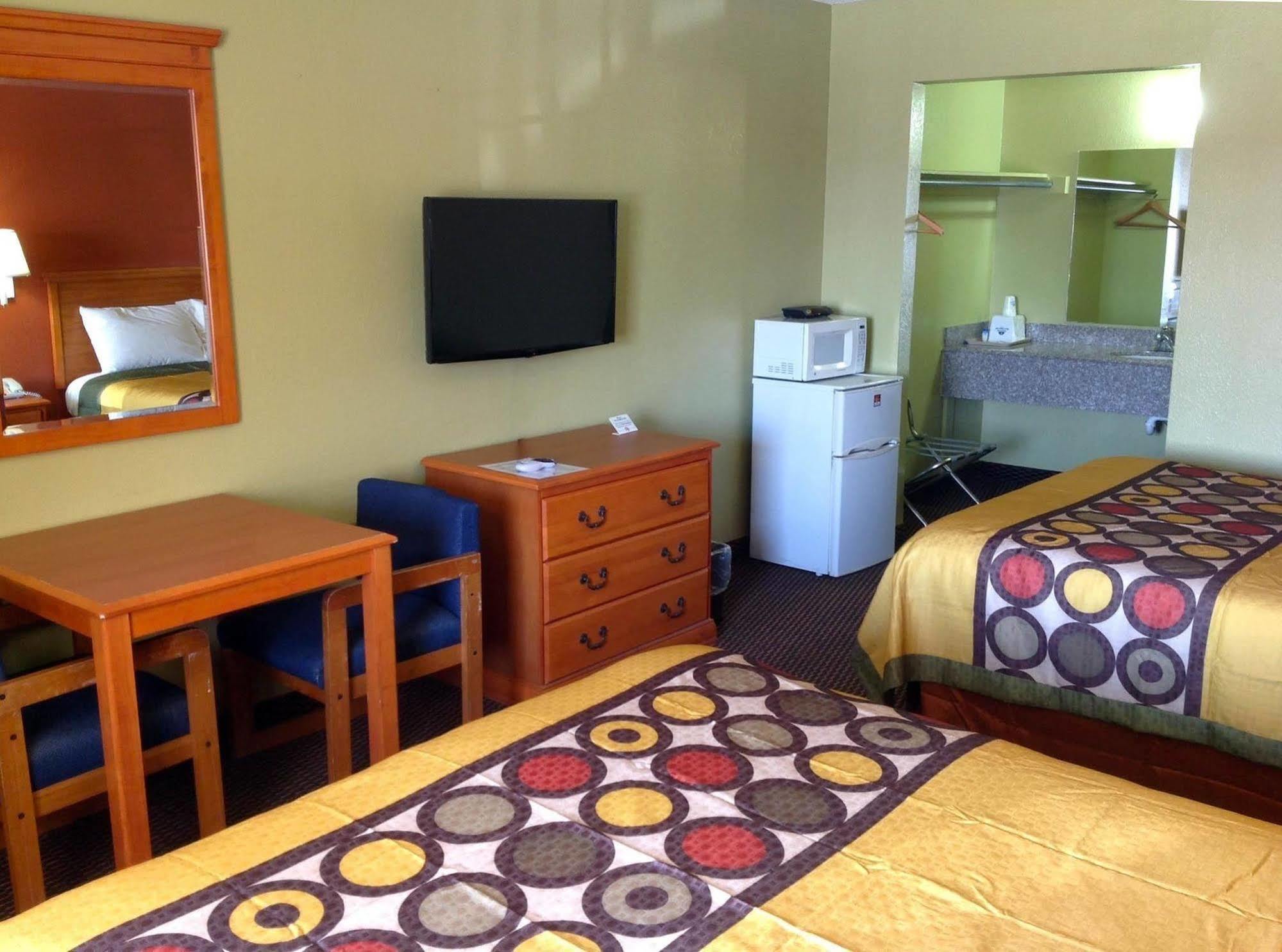 Americas Best Value Inn Pryor Pryor Creek Exterior photo